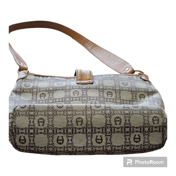 Etienne Aigner Signature Pattern Purse - Picture 3 of 8